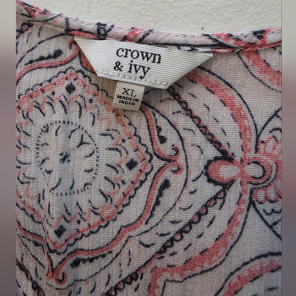 Crown & Ivy Pink and White Patterned Top Women Floral Sleeveless - Picture 4 of 7